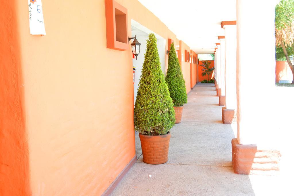 נאבוחואה Hotel El Rancho מראה חיצוני תמונה