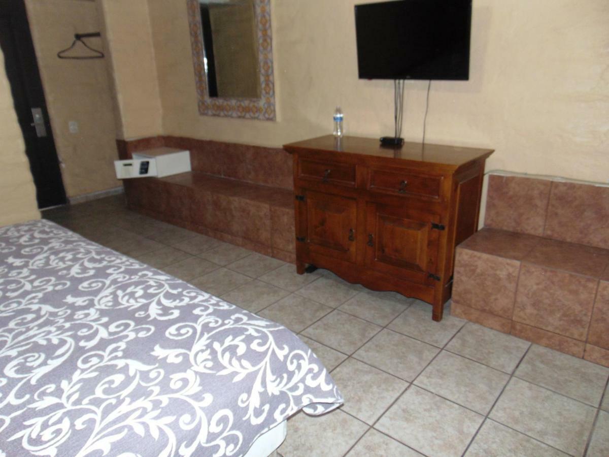 נאבוחואה Hotel El Rancho מראה חיצוני תמונה